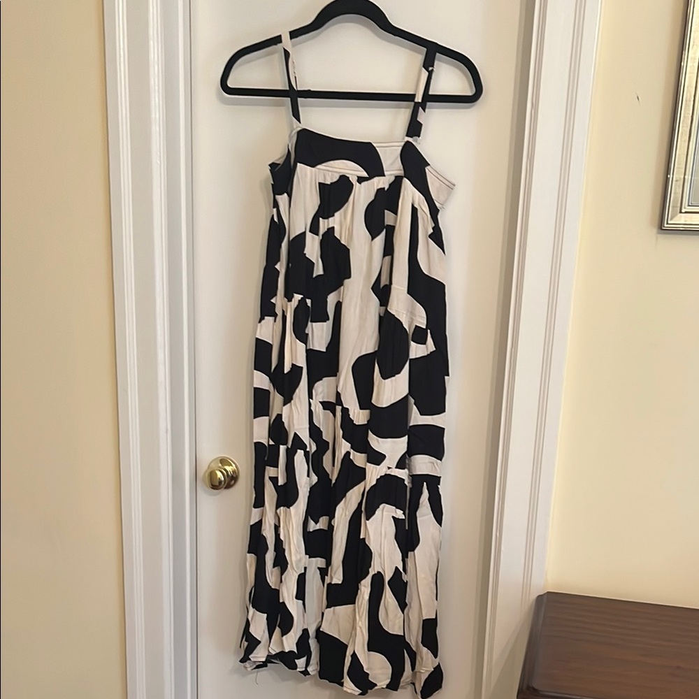 COPY - Abel the Label Black and White Abstract Print Midi Dress Size XS